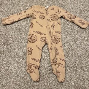Kate Quinn bread footies organic cotton